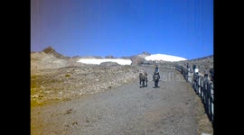 Perú. Ancash. Huaraz. Glaciar Pastoruri. Glacier. Horses running down. Caballos bajando. 2014