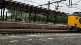 koploper rijdt roosendaal station binnen