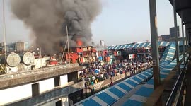 Crowd watches on as fire breaks out in Mumbai slum