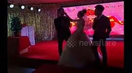 Bride slaps ceremony host after he makes inappropriate joke