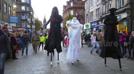 2017 City of Perth Halloween Parade with zombies, soldiers and spooky Scottish pipe band - 4K