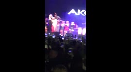 Akon in Glasgow performing right now (na na na)