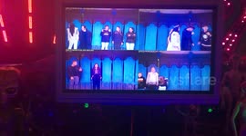 Kids and mum go on ride at melb show