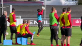 PSV players forced to play with tennis balls in their hands to avoid penalties