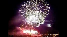 Incredible finale of fireworks in Montréal, enthusiastic crowd!