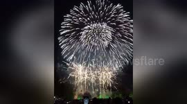 Newsflare Edit - Huge Awsome Firework at London Display