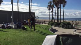 lapd has to tasers a out of control man at venice beach