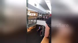 Newsflare Edit - Apple fans form massive queues in Australia for iPhoneX