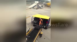 Newsflare Edit - How  Ryanair take care of your luggage