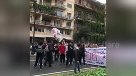 Newsflare Edit - Sciopero..... https://t.co/0DGjdmUVum