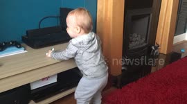 Baby twerks to bangin' UK grime track
