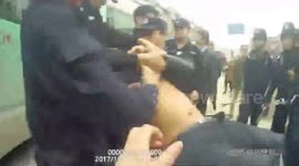 SWAT risks life to rescue kidnapped commuters on coach in central China