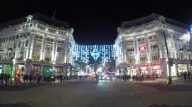 Time Lapse Of The Christmas Decorations in Oxford Circus