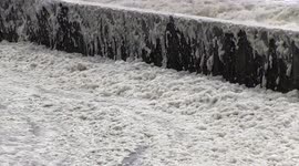 SEA FOAM CAUSES CHAOS ON FYLDE COAST 4