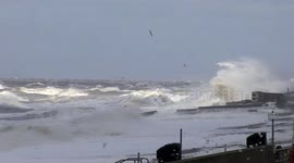 SEA FOAM CAUSES CHAOS ON FYLDE COAST 5