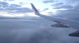 Ryanair 737 EXTREMELY HARD Landing in Manchester!