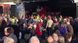 Mayor welcome visitors to Bury st Edmunds Christmas Market 2017