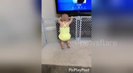 Newsflare Edit - Funny baby dancing feeling the groove