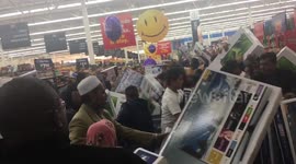 Shoppers flock to Dallas Walmart on Black Friday