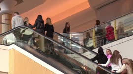 Black Friday 2017 Escalator Traffic