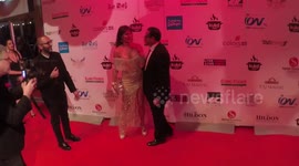 Lizzie Cudny In 2 Outfits in 10 minutes