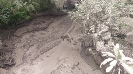British tourist films cold lava flowing from erupting Mount Agung
