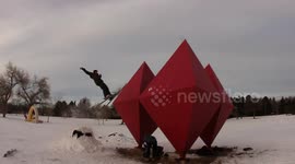 Skier turns beautiful sculpture turns into beautiful fail