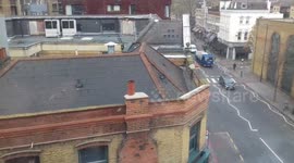 London gets its first snow of 2017
