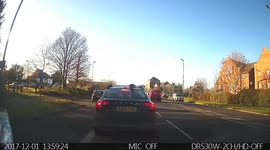 Idiot royal mail driver skipping the traffic then trying to jump over two lanes