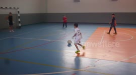 A fantastic action of boys aged 6 and 7, and the goalkeeper ended in a naked net