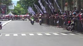 Indonesia road racers clash in shocking video