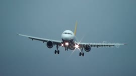 Airbus A320 Bad Landing in heavy crosswinds at Birmingham Airport