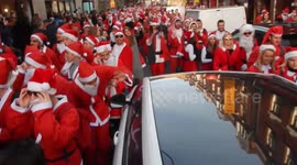 Santacon 2017: Santa's Walking Down Brick Lane