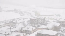 Heavy snow hits eastern China