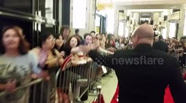 YouTubers pretend to be actors at Marvel's The Avengers' red carpet premiere