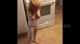 Tennessee girl reacts hysterically to elf on the shelf