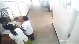 Doctor collapses from massive heart attack in hospital