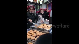 This bakery worker bags Chinese muffins at INCREDIBLE speed