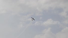 Newsflare Edit - Terrifying moment plane crashes at Russia airshow, killing two
