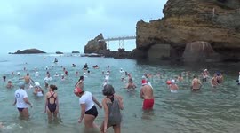 Brave Biarritz locals take Christmas polar bear plunge