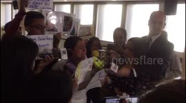Mother of political prisoner in Venezuela cries disconsolately