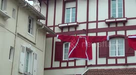 Christmas father after his surf session in Biarritz