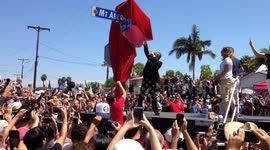 Not even the Force can save Mark Hamill as he struggles at San Diego street unveiling
