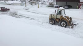 Cleanup operation begins in snow-hit Erie, Pennsylvania
