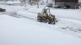 Cleanup operation begins in snow-hit Erie, Pennsylvania