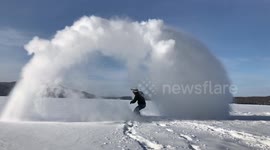 Man throws huge pot of boiling water into -29 Celsuis Canada air