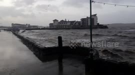 Weston super mare Mariana this morning at high tide .