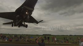 F16 Makes a VERY low landing at Waddington airshow