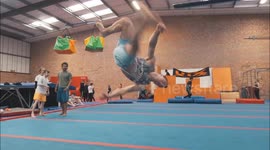 Gainer switch rodeoboxcutter Amazing Gymnastics of one leg