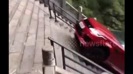 4x4 drives up nearly 1000 steps up mountain